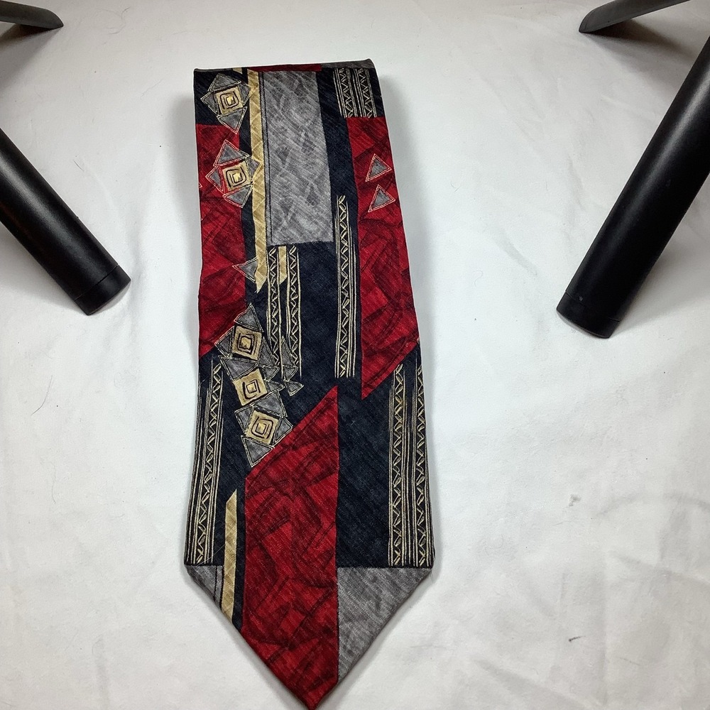 Tesoro Rosso Men's 100% Silk Geometric Tie Red Gray Black - Picture 4 of 4
